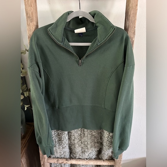 Universal Thread Green Quarter Zip Sweatshirt - Picture 1 of 4
